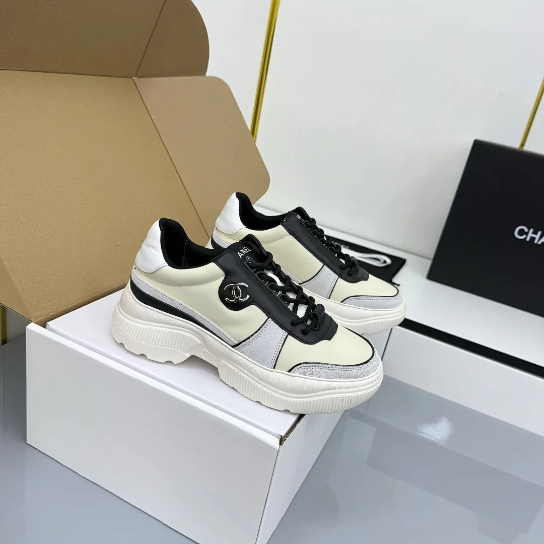 👟👟Ex-factory price 620👟👟 Chanel bread shoes ~ original calfskin panda shoes Chanel 25C latest hot style panda black and white sports shoes casual sneakers Xiaoxiang hot item classic black and white panda color coco girls must pay Fabric: original custom mixed sheepskin lining: original imported breathable mesh lining outsole: Original molded rubber + TPU combination Size: Women's 35-41